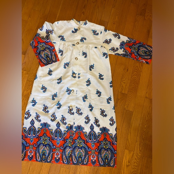 Abstract 1960s inspired dress - Picture 9 of 16